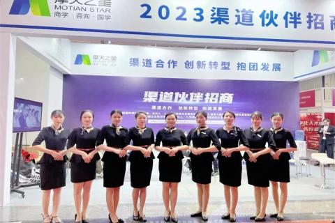 “携手同行·合作共赢”多多282023深圳培博会参展圆满结束
